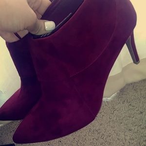 Burgendy red heels/boots